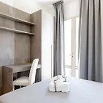 Hotel White Club