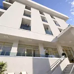 Hotel White Club 3*