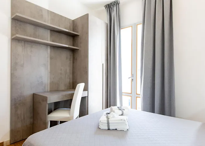 Hotel White Club