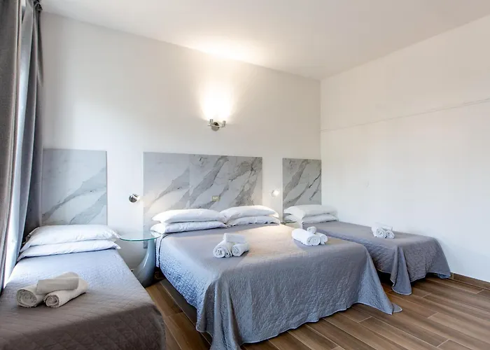 White Club Hotel 3*