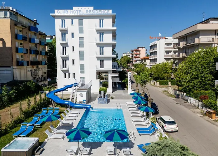 Hotel White Club 3*